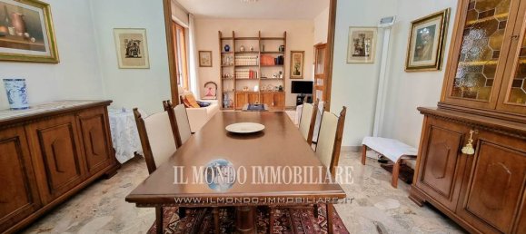 2 bedrooms Apartment in Florence, Italy No. 324540 24