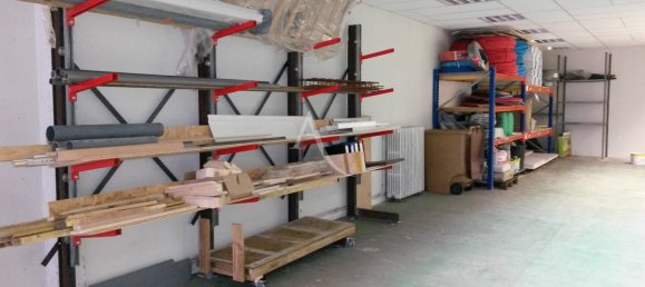 285m² Commercial property in Romorantin-Lanthenay, France No. 82429 6