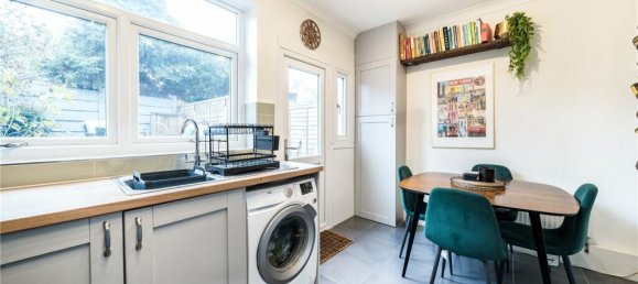 2 bedrooms House in London, United Kingdom No. 12926 4