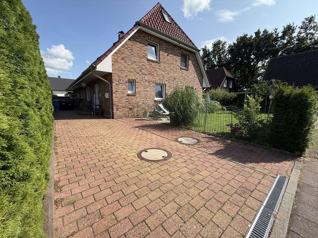 3 bedrooms Townhouse in Segeberg, Germany No. 323496