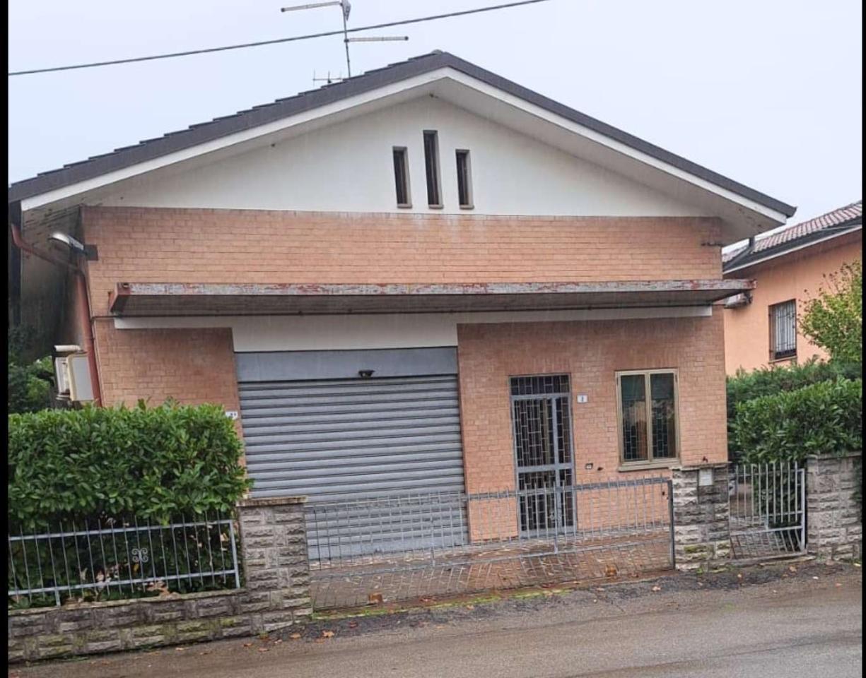 4 rooms House in Nonantola, Italy No. 163982