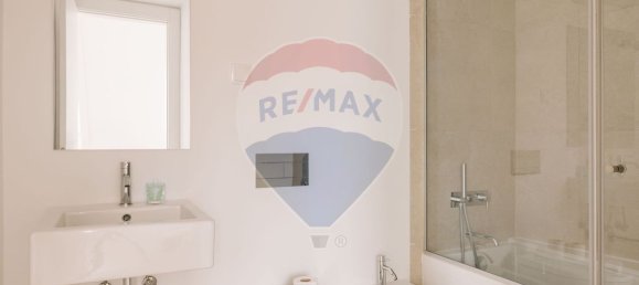 2 bedrooms Apartment in Lisbon, Portugal No. 12690 2