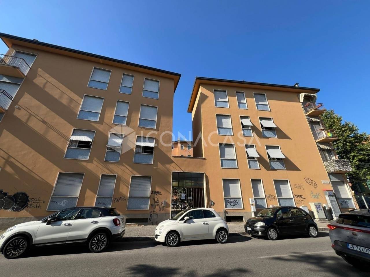Apartamento de 2 dormitorios en Monza, Italy No. 272261