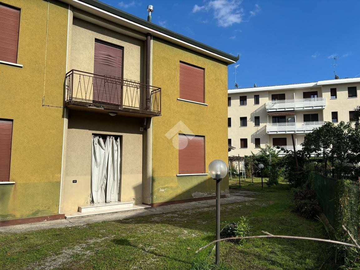 2 bedrooms Apartment in Venice, Italy No. 227828