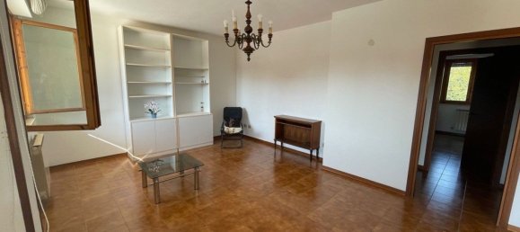 5 rooms Apartment in Siena, Italy No. 223342 2