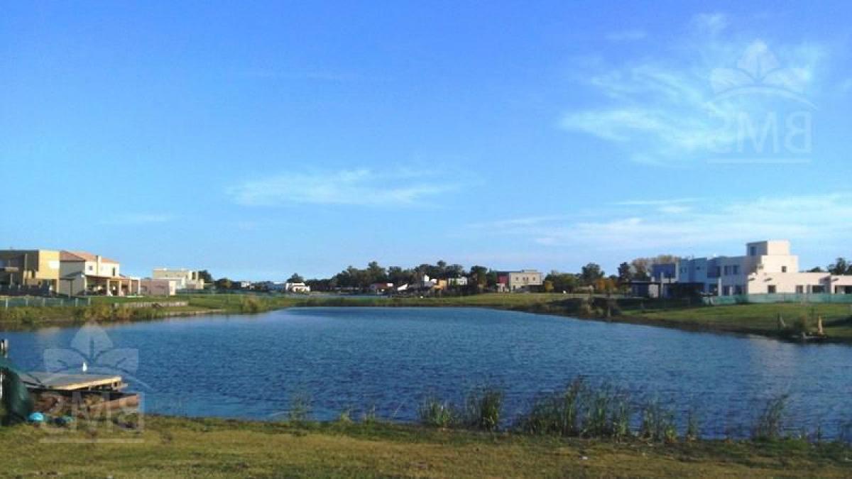  Land in Tigre, Argentina No. 111511