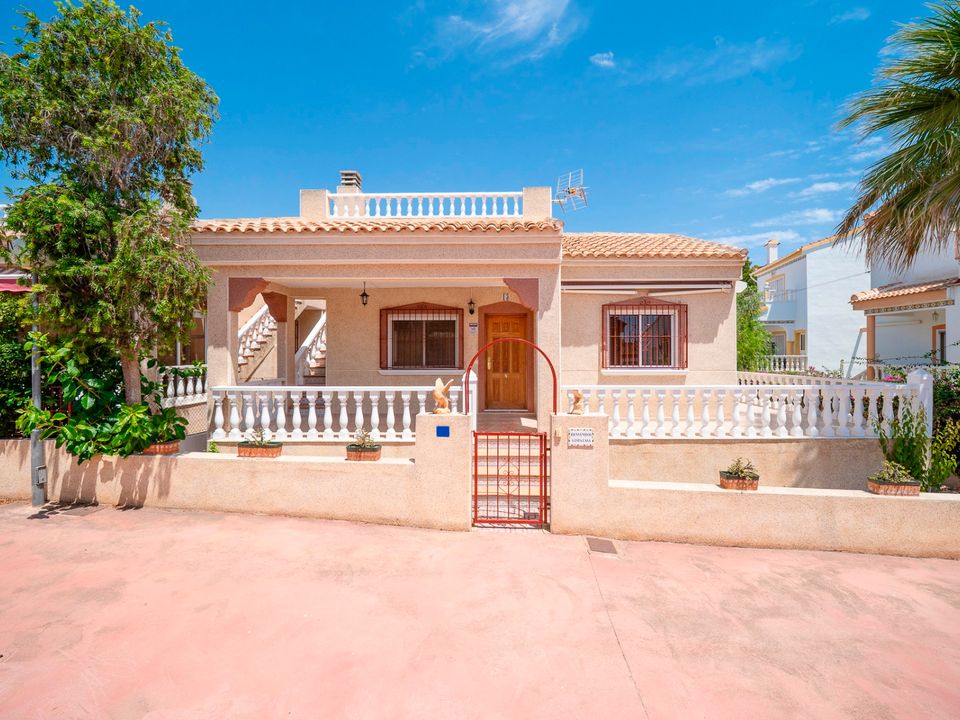 Casa de 3 dormitorios en Algorfa, Spain No. 178136