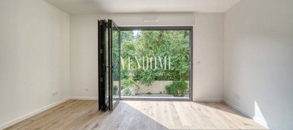 3 Schlafzimmer Doppelhaus in Suresnes, France, Nr. 281010 4