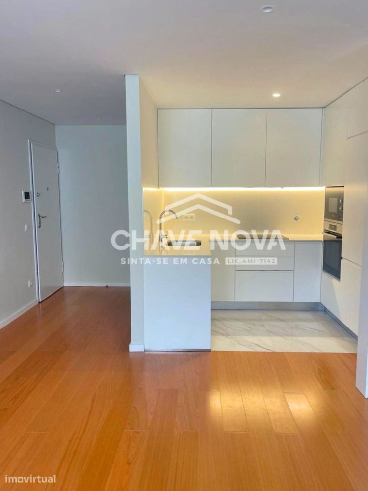 1 bedroom Apartment in Porto, Portugal No. 191700