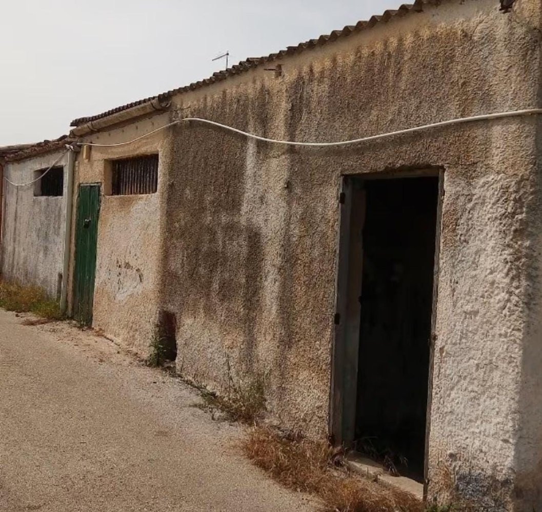 463m² Commercial property in Syracuse, Italy No. 240814