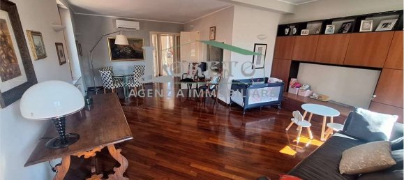 Apartamento de 4 dormitorios en Rapallo, Italy No. 372871 27