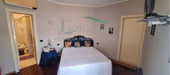 Apartamento de 4 dormitorios en Rapallo, Italy No. 372871 2