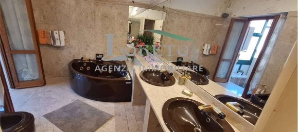 Apartamento de 4 dormitorios en Rapallo, Italy No. 372871 7