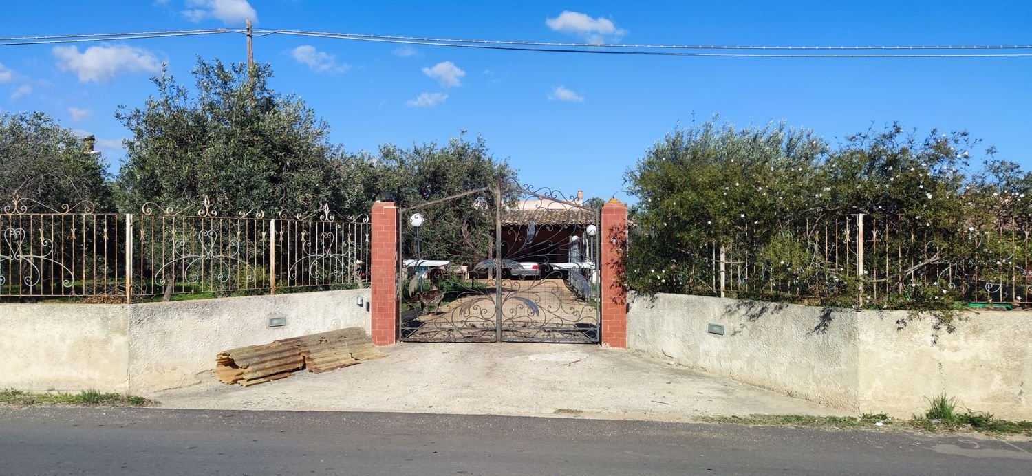 2 rooms Villa in Noto, Italy No. 251995