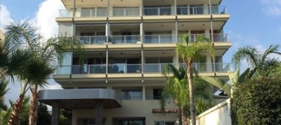 3 bedrooms Apartment in Limassol, Cyprus No. 1827 2