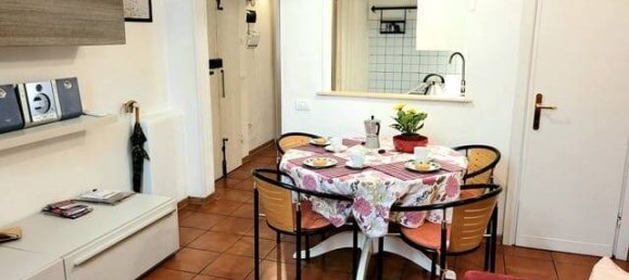 1 bedroom Apartment in Florence, Italy No. 265781 2