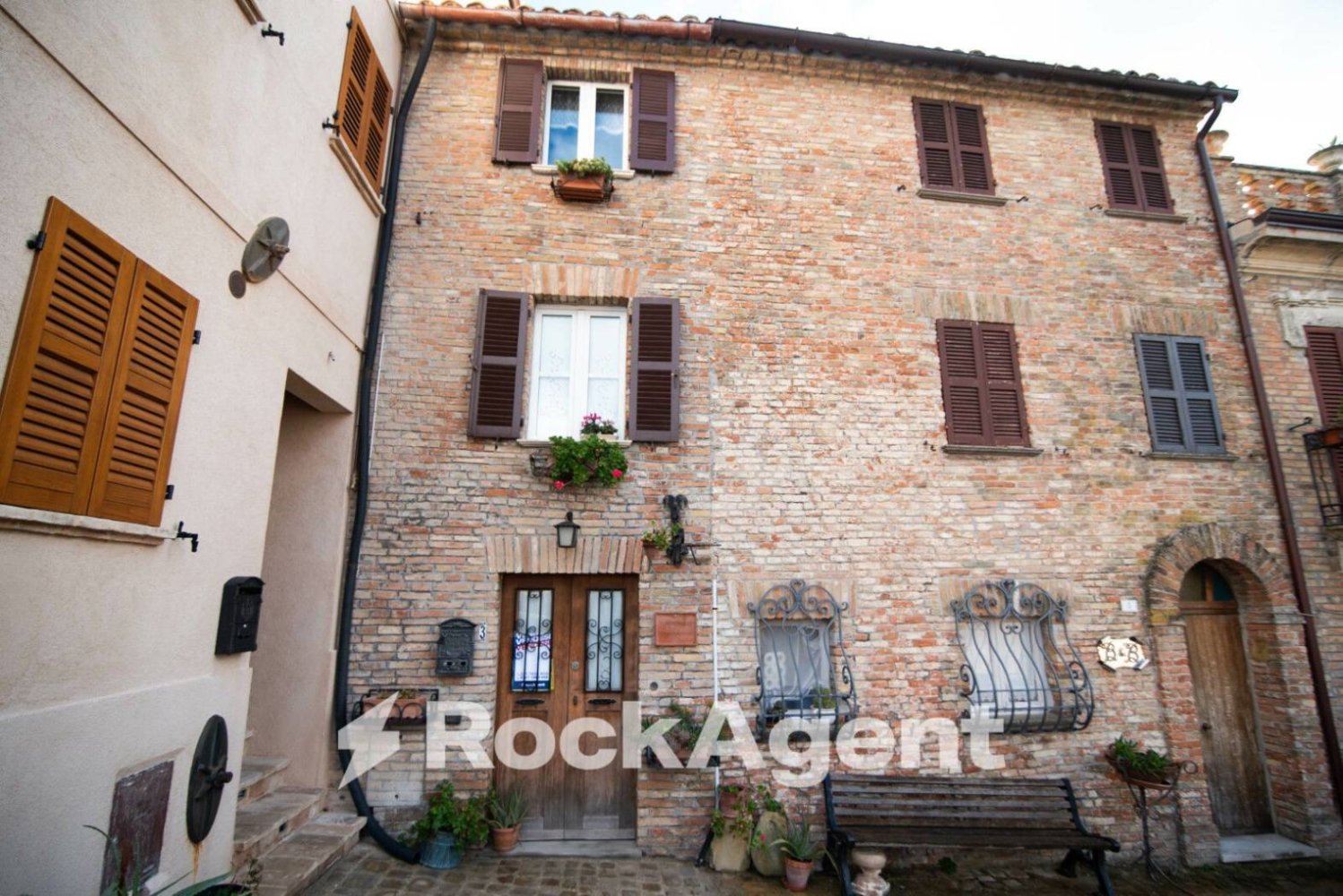 2 bedrooms House in Mondavio, Italy No. 285827