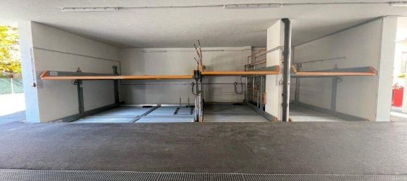 Parking à Pfaffenhofen, Austria No. 183240 3