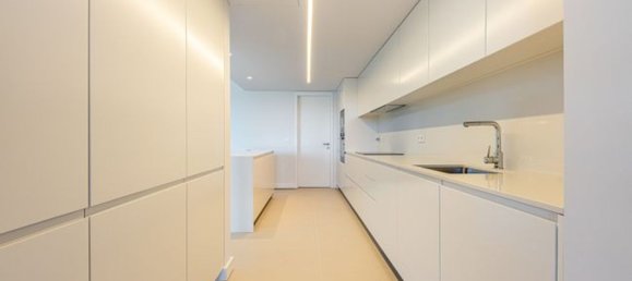 3 bedrooms Apartment in Vila Nova de Gaia, Portugal No. 188303 2