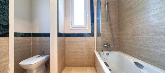 3 bedrooms Apartment in Benahavis, Spain No. 242071 13