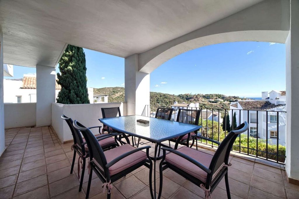 3 Schlafzimmer Wohnung in Benahavis, Spain, Nr. 242071