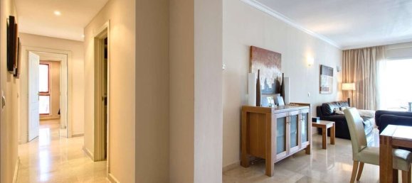 3 bedrooms Apartment in Benahavis, Spain No. 242071 5