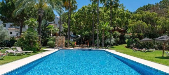 3 bedrooms Apartment in Benahavis, Spain No. 242071 15