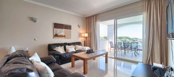 3 bedrooms Apartment in Benahavis, Spain No. 242071 6