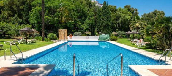 3 bedrooms Apartment in Benahavis, Spain No. 242071 17