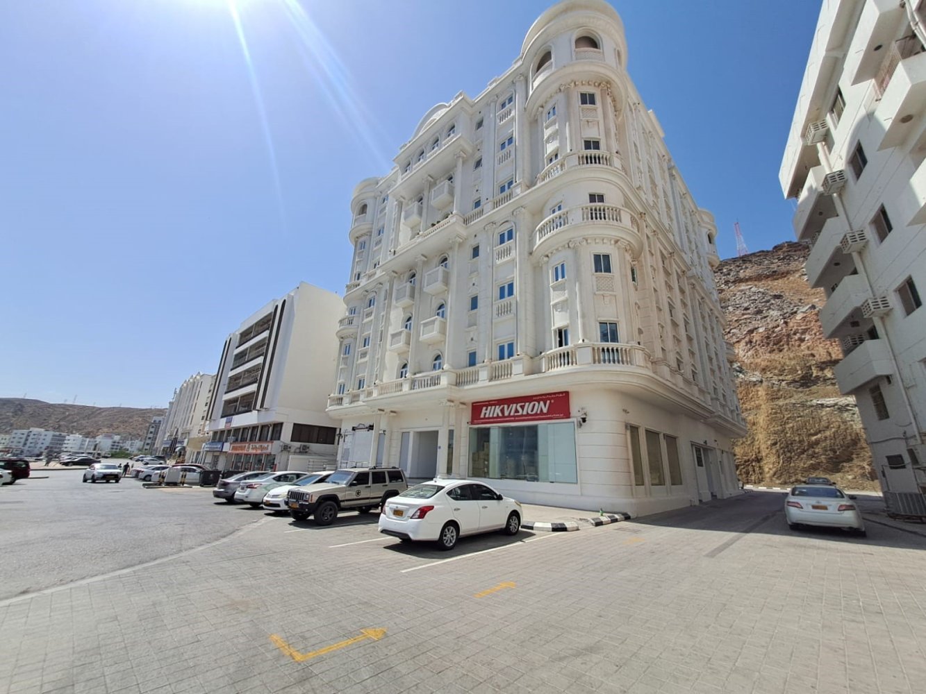 1 bedroom Apartment in Ruwi, Oman No. 1182