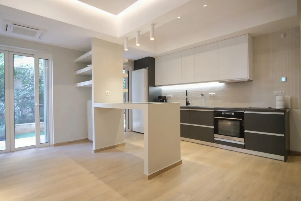 1 chambre appartement à vendre à Vari, Vari-Voula-Vouliagmeni, East Attica, Attica, Greece № 92761
