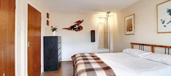 4 bedrooms House in Tatsfield, United Kingdom No. 4752 3