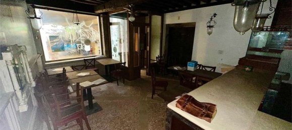 100m² Commercial property in Venice, Italy No. 230440 24