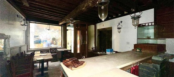 100m² Commercial property in Venice, Italy No. 230440 25