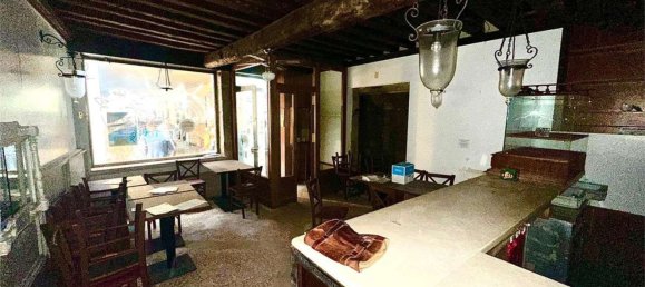 100m² Commercial property in Venice, Italy No. 230440 19