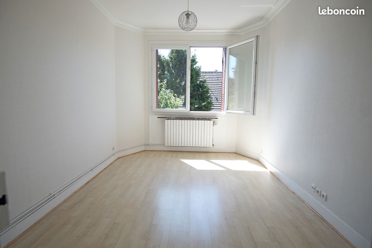 2 bedrooms Apartment in Choisy-le-Roi, France No. 359268