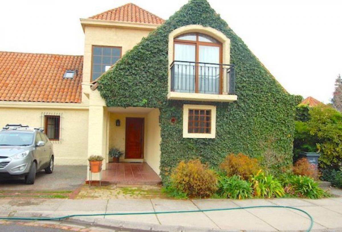 4 bedrooms House in Santiago, Chile No. 2109