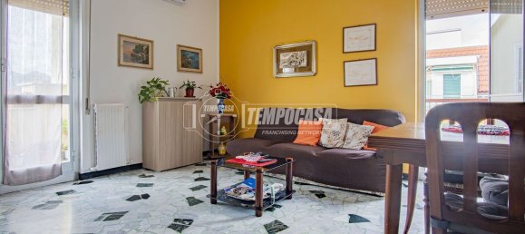 3-salle Appartement à Lavagna, Italy No. 165057 3