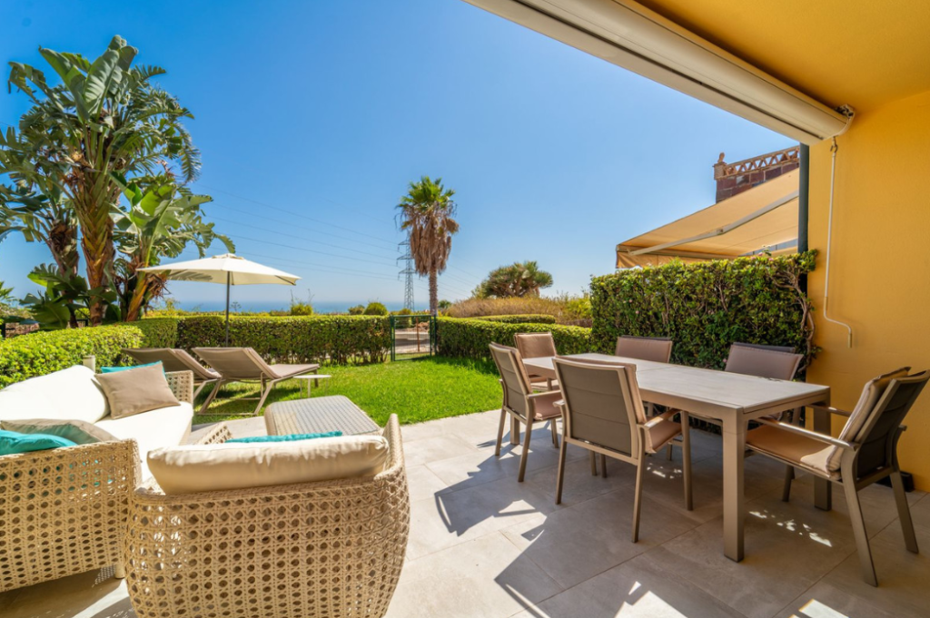 3 bedrooms Townhouse in Benalmadena, Spain No. 202044