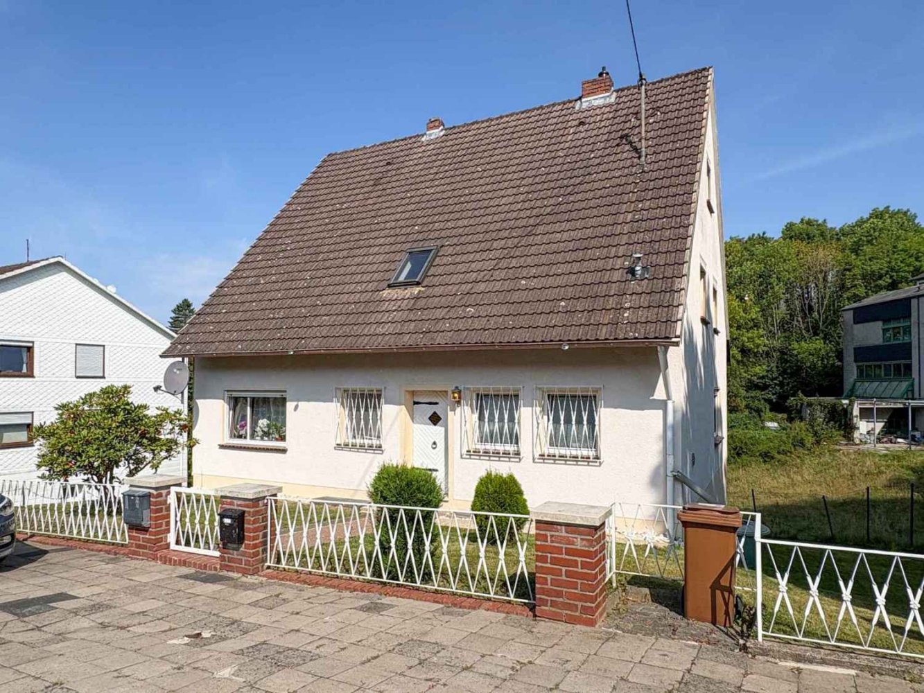 Adosado de 6 habitaciónes en Altenkirchen, Germany No. 274586