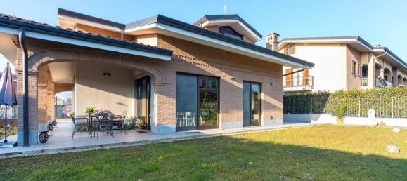 5 rooms Villa in Robassomero, Italy No. 265973 2
