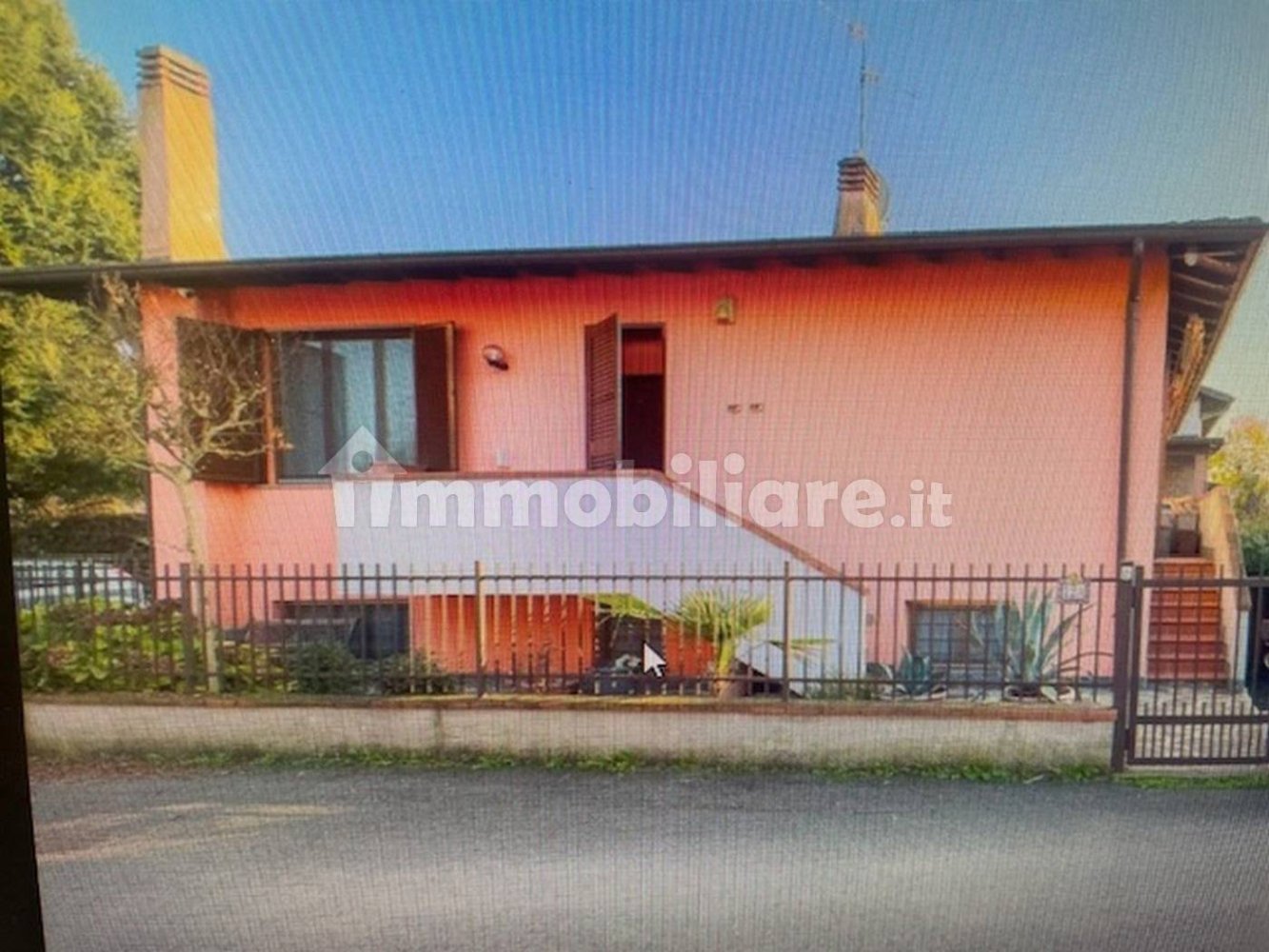 3 bedrooms Villa in Colturano, Italy No. 383239