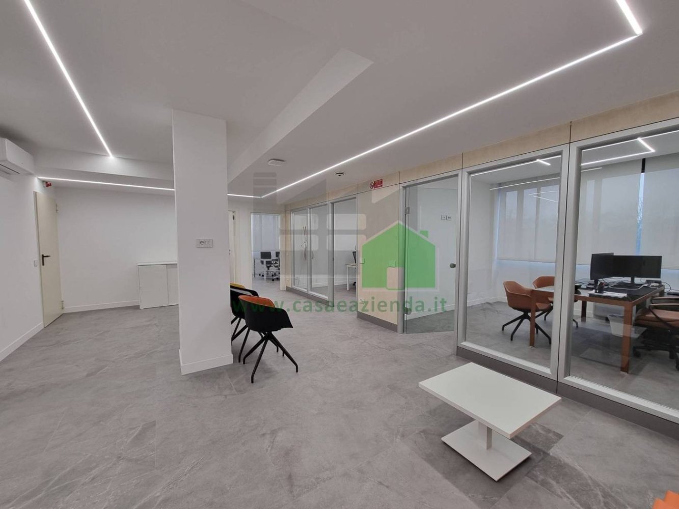 6 rooms Office in Cernusco sul Naviglio, Italy No. 74950