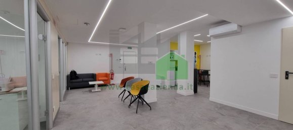 6 rooms Office in Cernusco sul Naviglio, Italy No. 74950 3