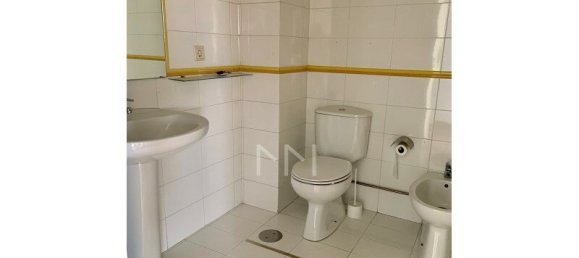 4 bedrooms Apartment in Porto, Portugal No. 125792 8