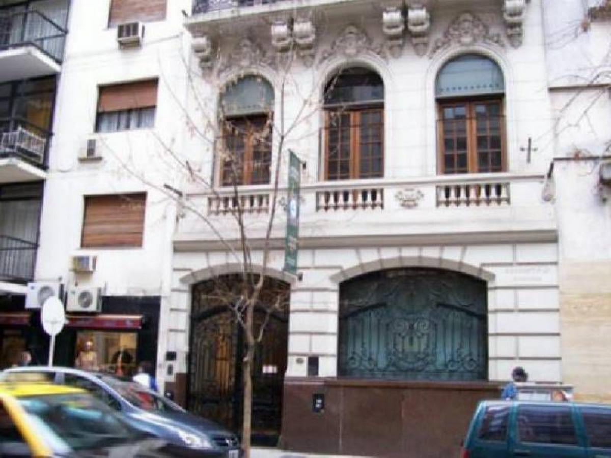 950m² Building in Buenos Aires, Argentina No. 109168