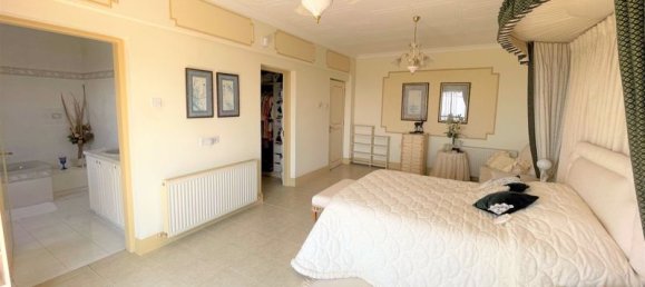 Вилла с 5 спальнями в Тала, Пафос, Кипр № 9544 24