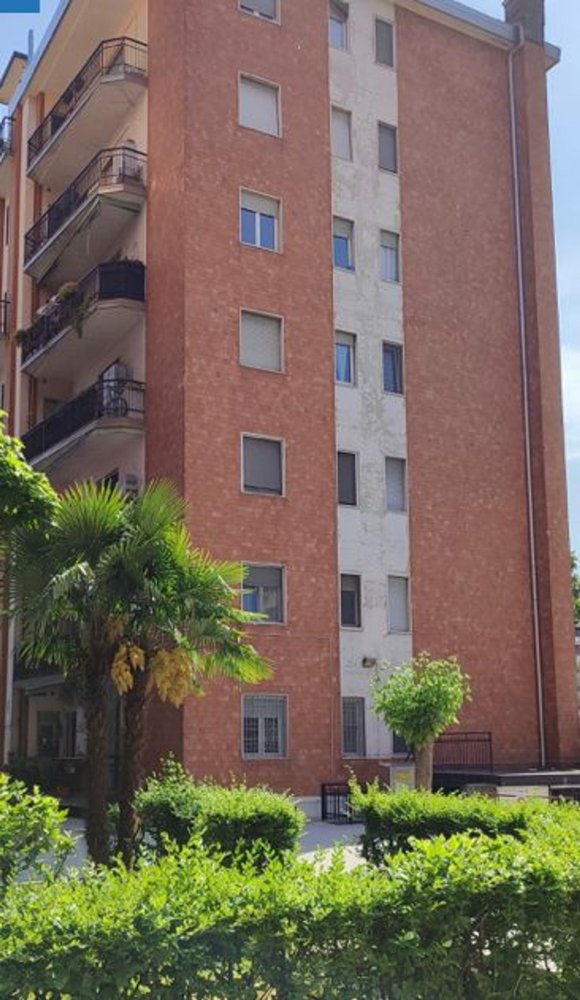 3-salle Appartement à Corsico, Italy No. 160257