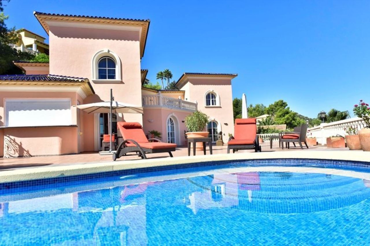 5 bedrooms Villa in Pedreguer, Spain No. 2526