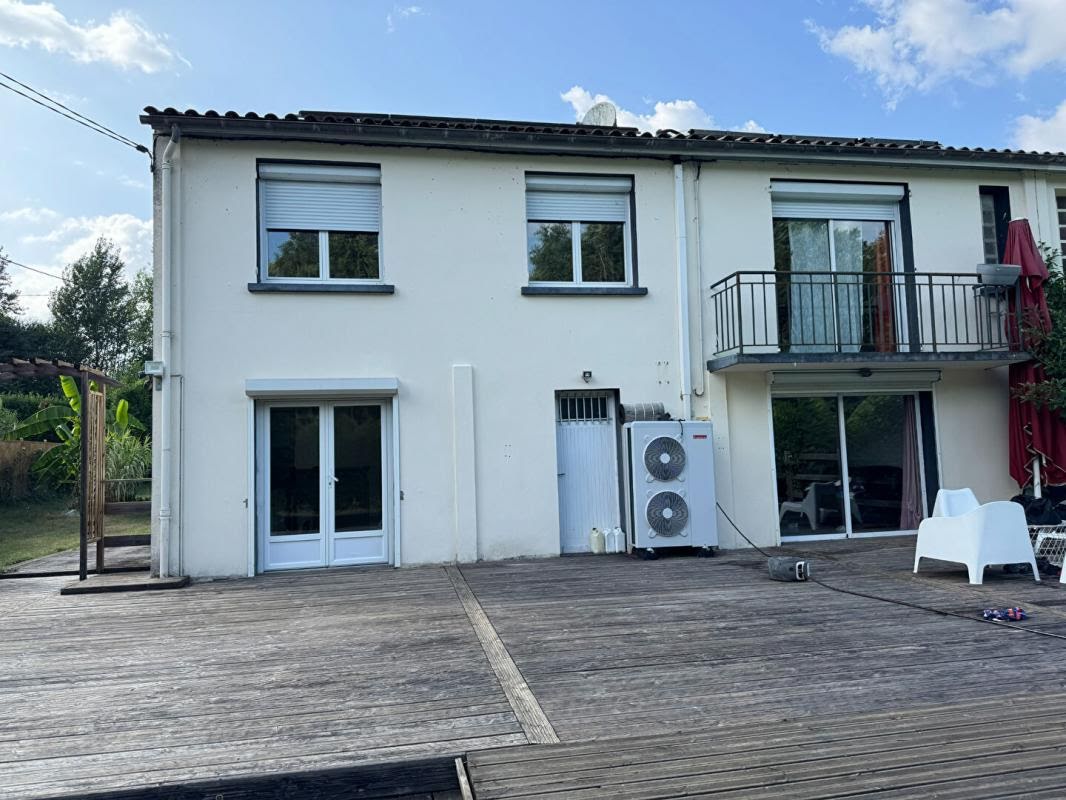 4 Schlafzimmer Haus in Espiet, France, Nr. 301084